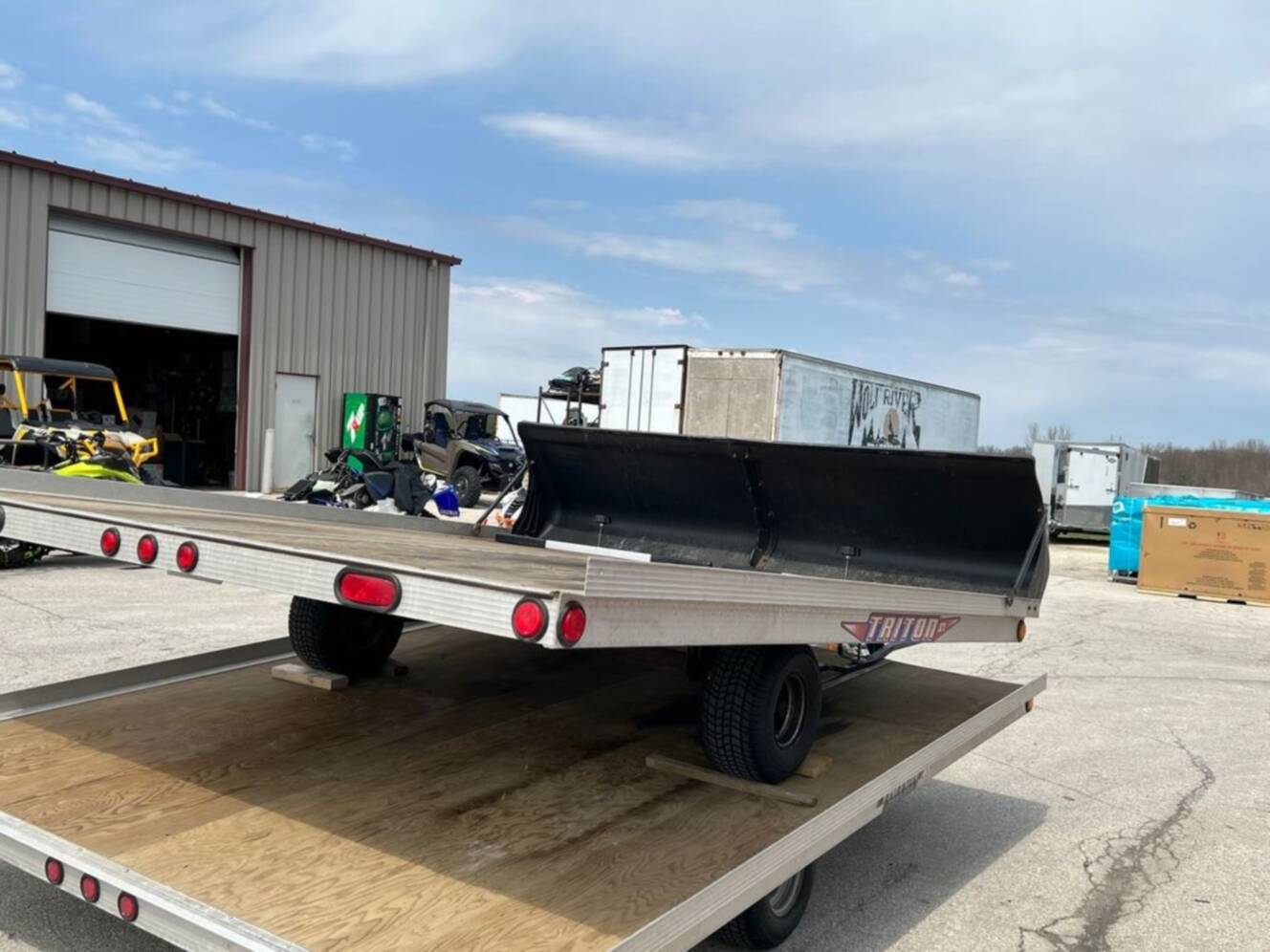 A photo of this 2002 Triton XT 10-101