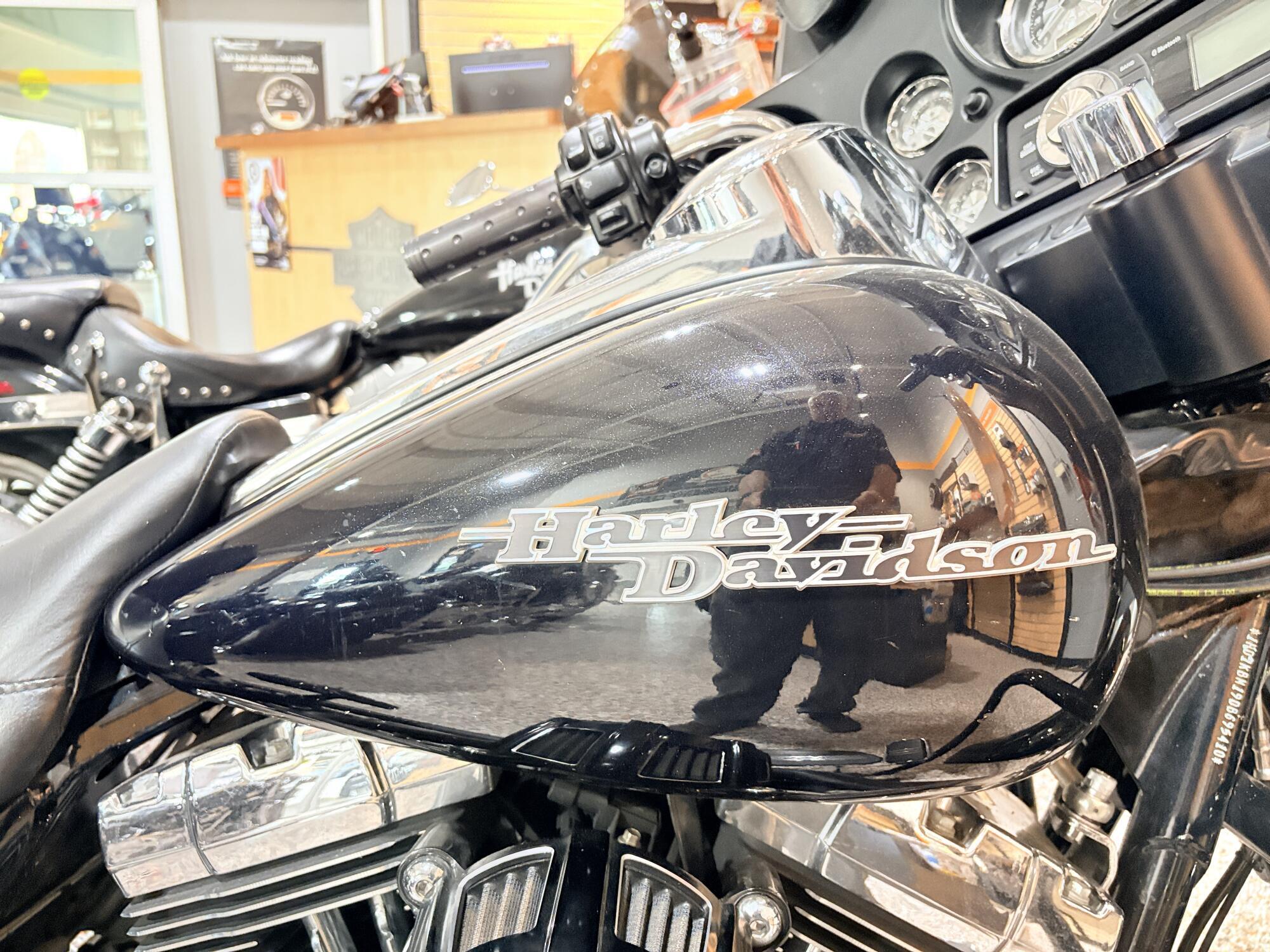2013 Harley-Davidson Street Glide in Madison, WI