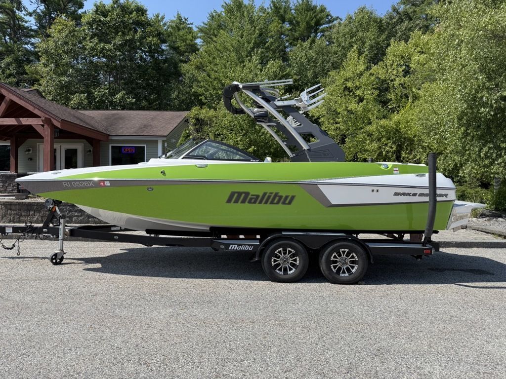 2017 Malibu Boats 22 MXZ in naples ME