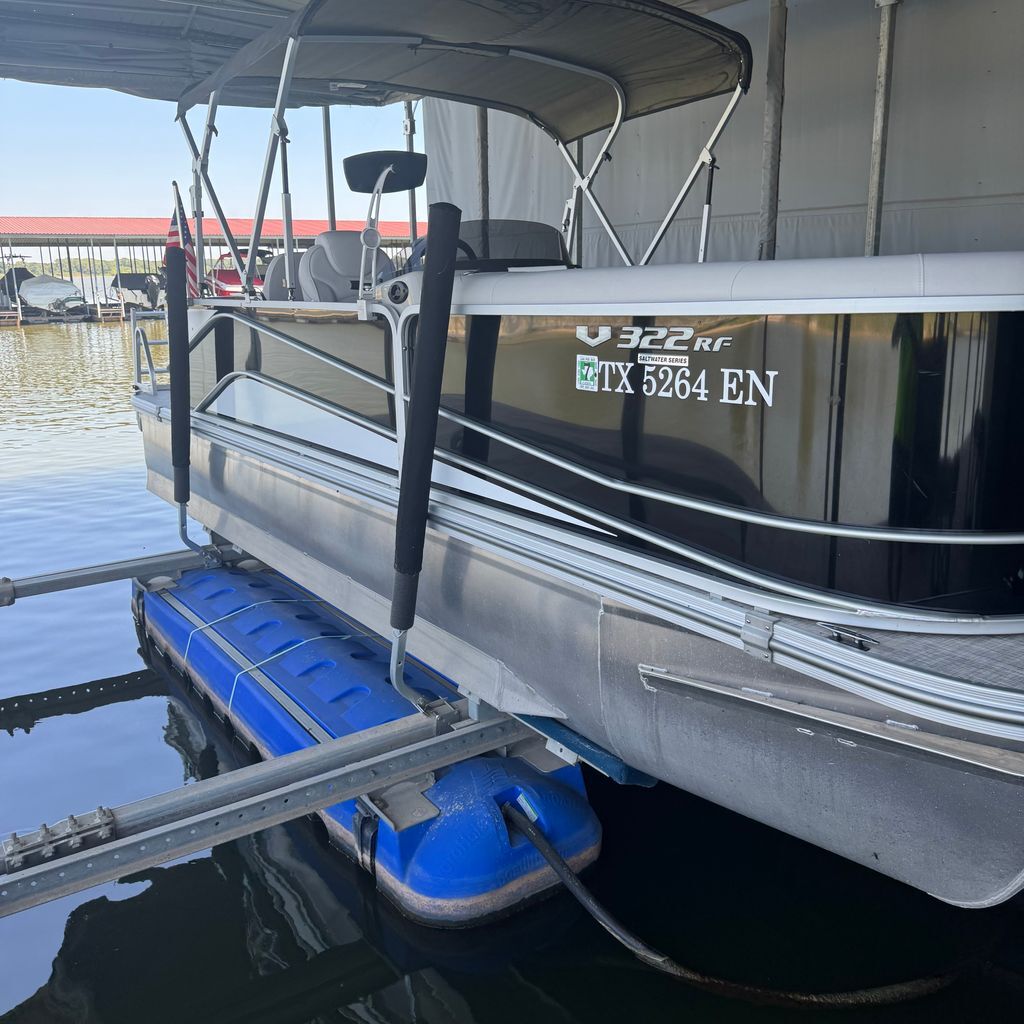 2019 Suncatcher V322RF in gordonville TX