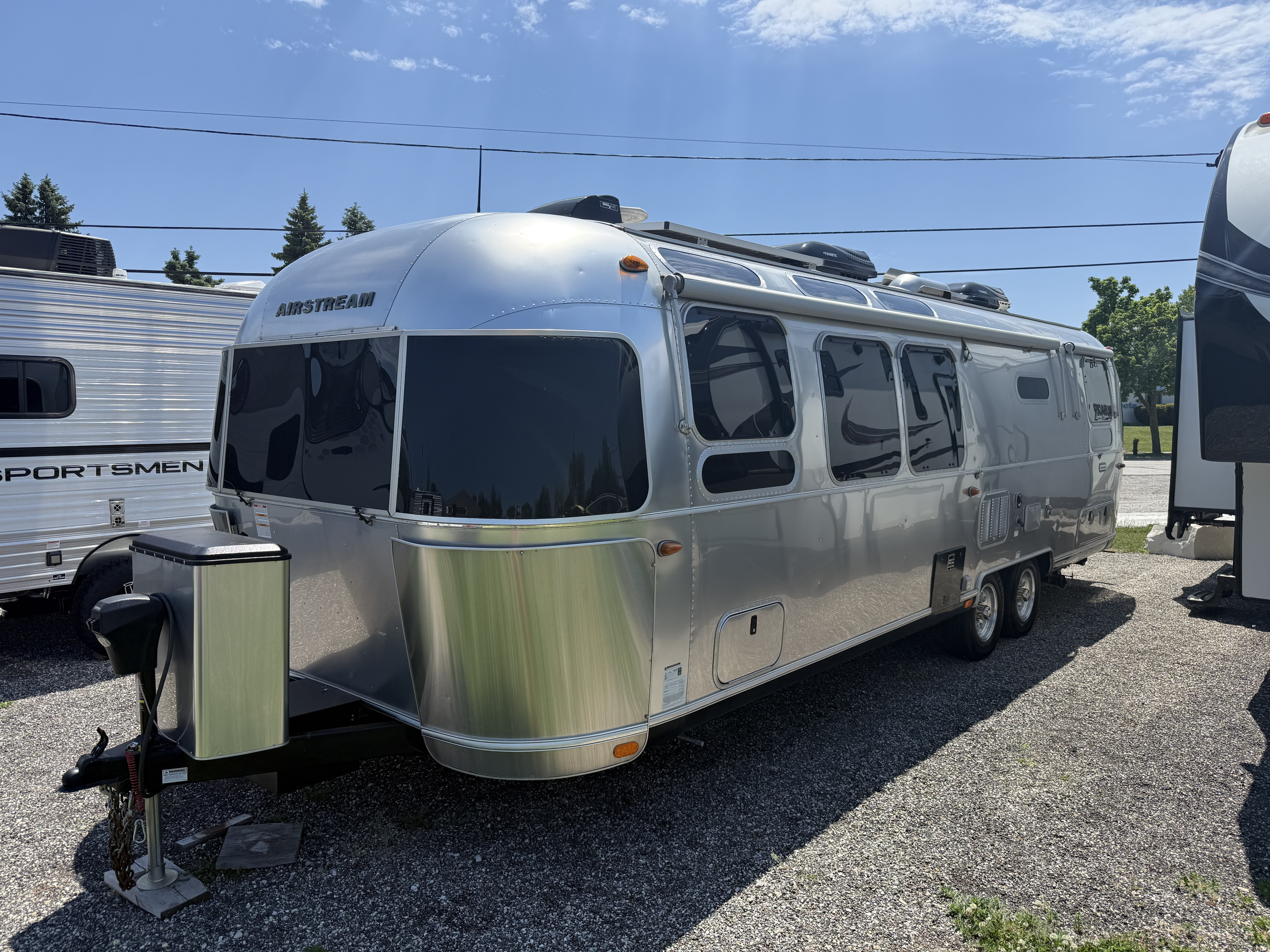 2020 Airstream International Serenity Series 30RB in milwaukee WI