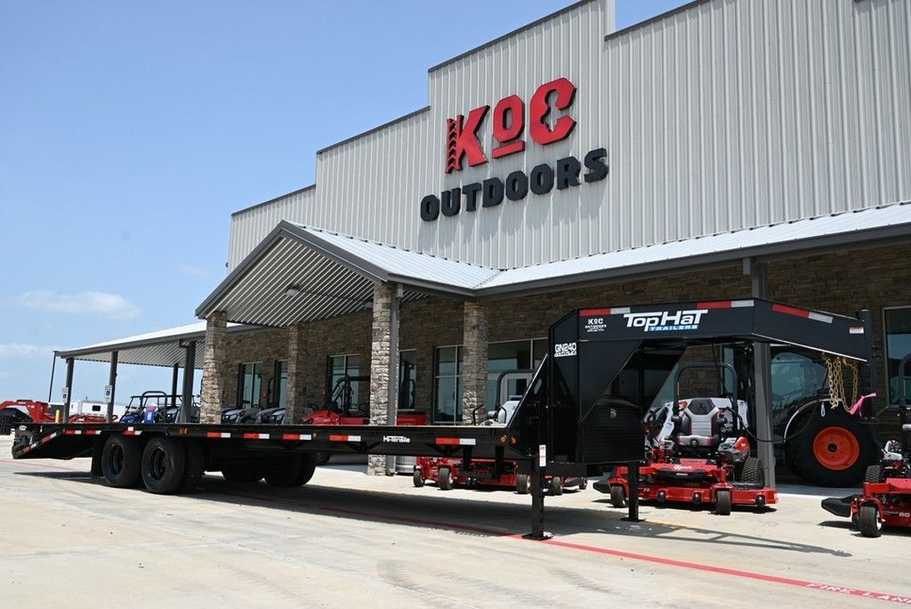 2026 Top Hat Trailers 27+5' X 102" GN 240 20X83 in Caldwell, TX