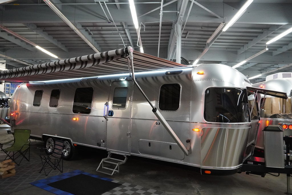 2026 Airstream Classic 33FBT RV