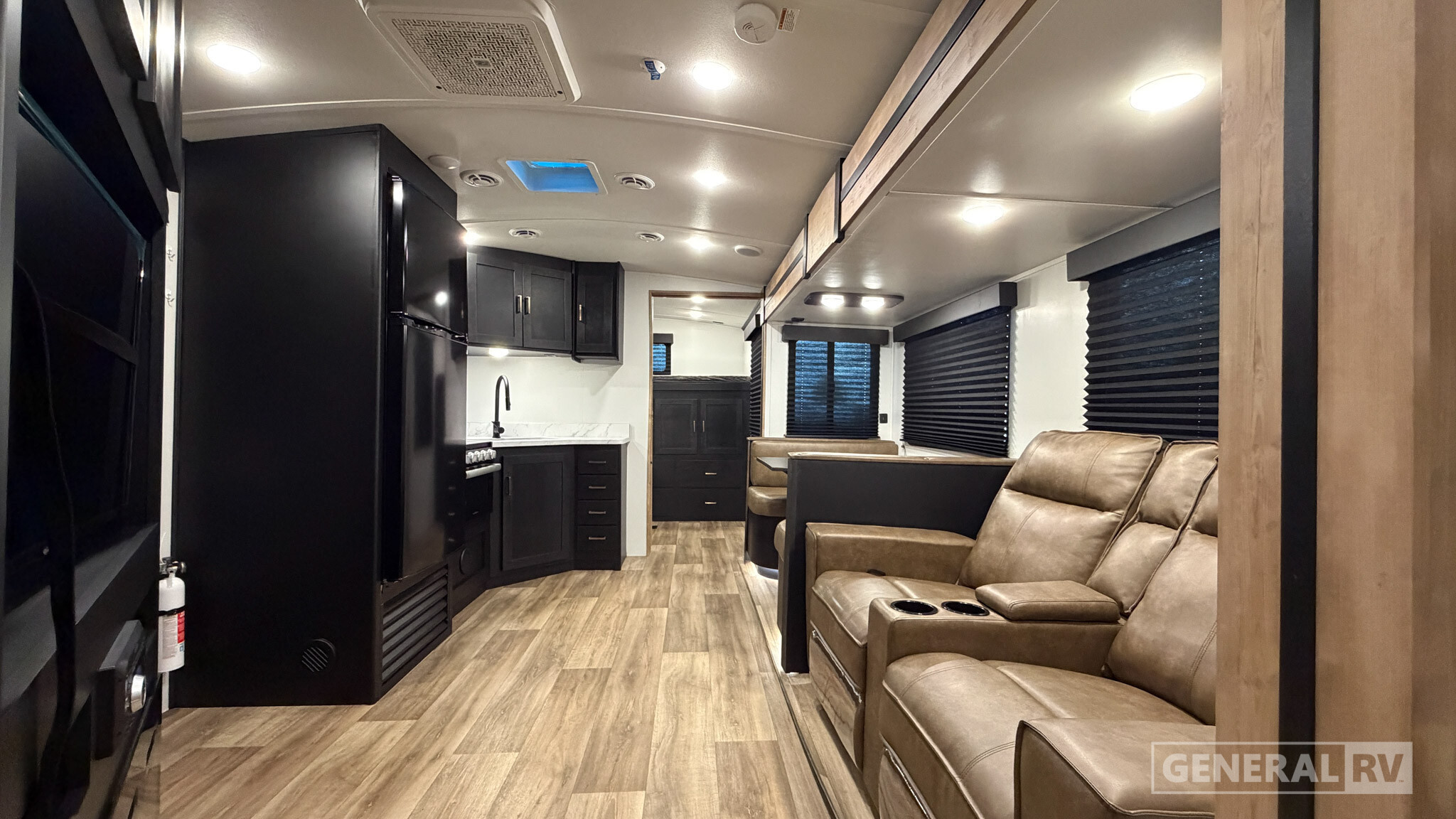 2023 Keystone Outback Ultra Lite 302UBH in huntley IL