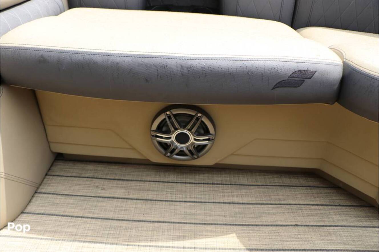 A photo of this 2022 Starcraft SLS-3