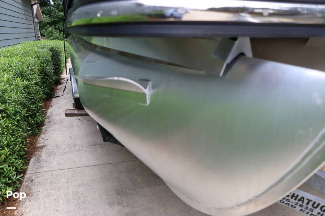 A photo of this 2022 Starcraft SLS-3