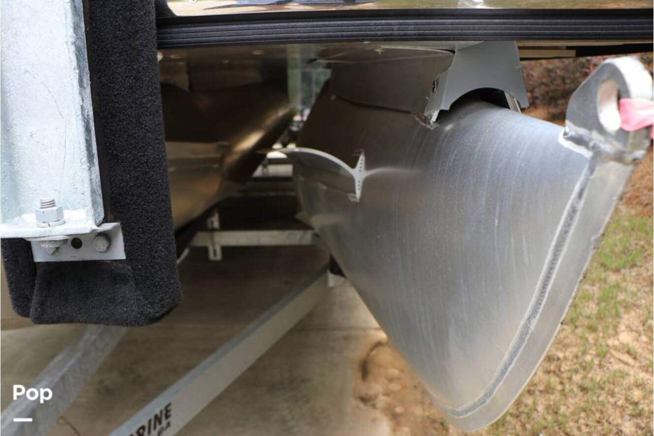 A photo of this 2022 Starcraft SLS-3