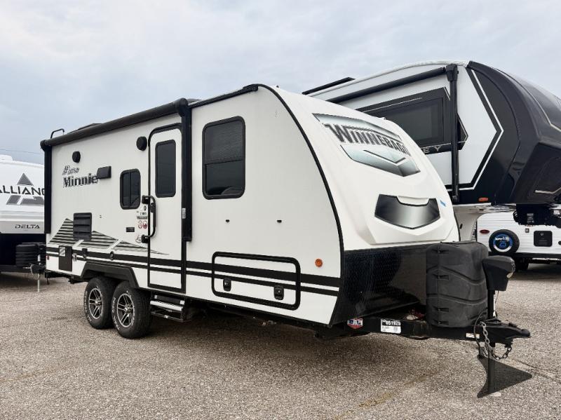 2021 Winnebago Industries Towables Micro Minnie 2108DS in gretna NE