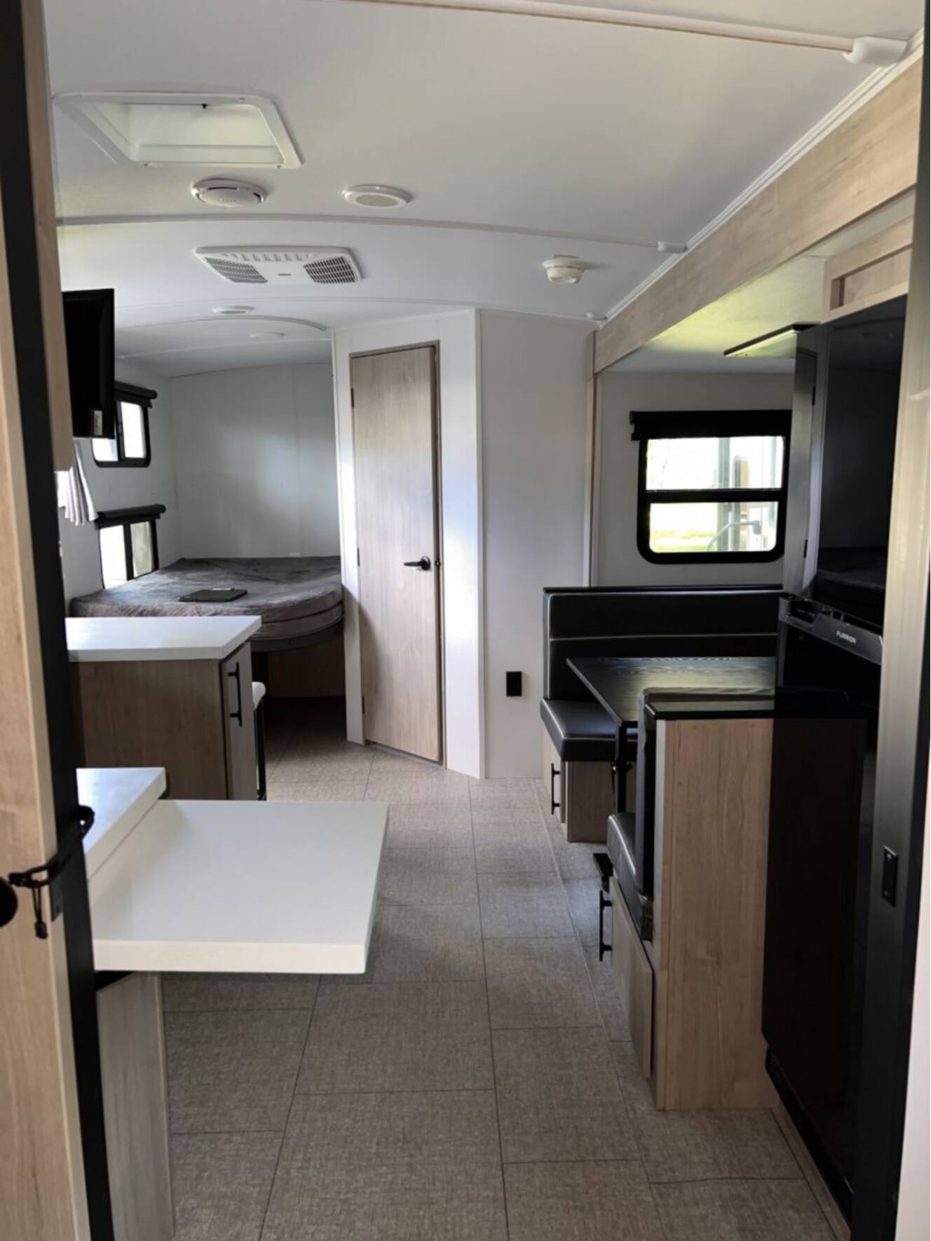 A photo of this 2025 Grand Design GRAND DESIGN IMAGINE 2470BH