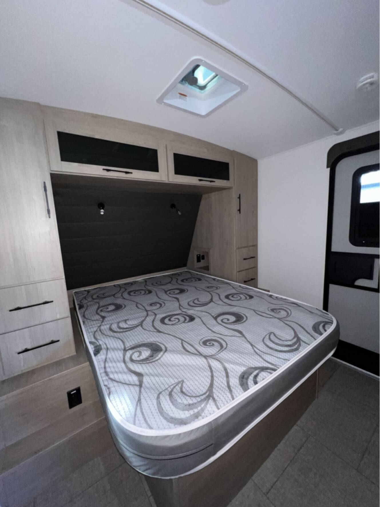 A photo of this 2025 Grand Design GRAND DESIGN IMAGINE 2470BH