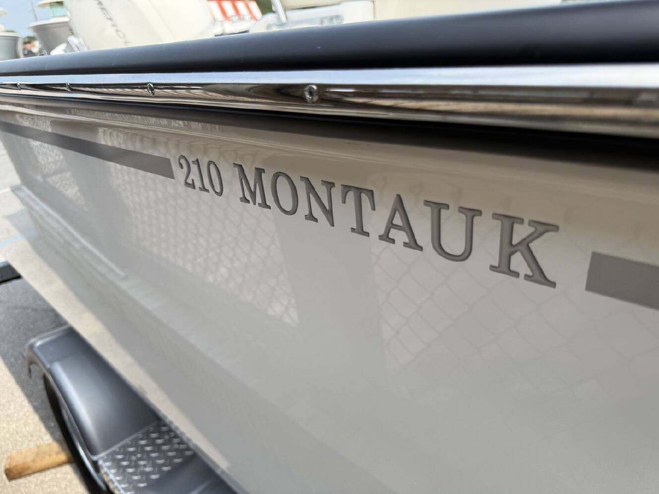 A photo of this 2027 Boston Whaler 210 Montauk