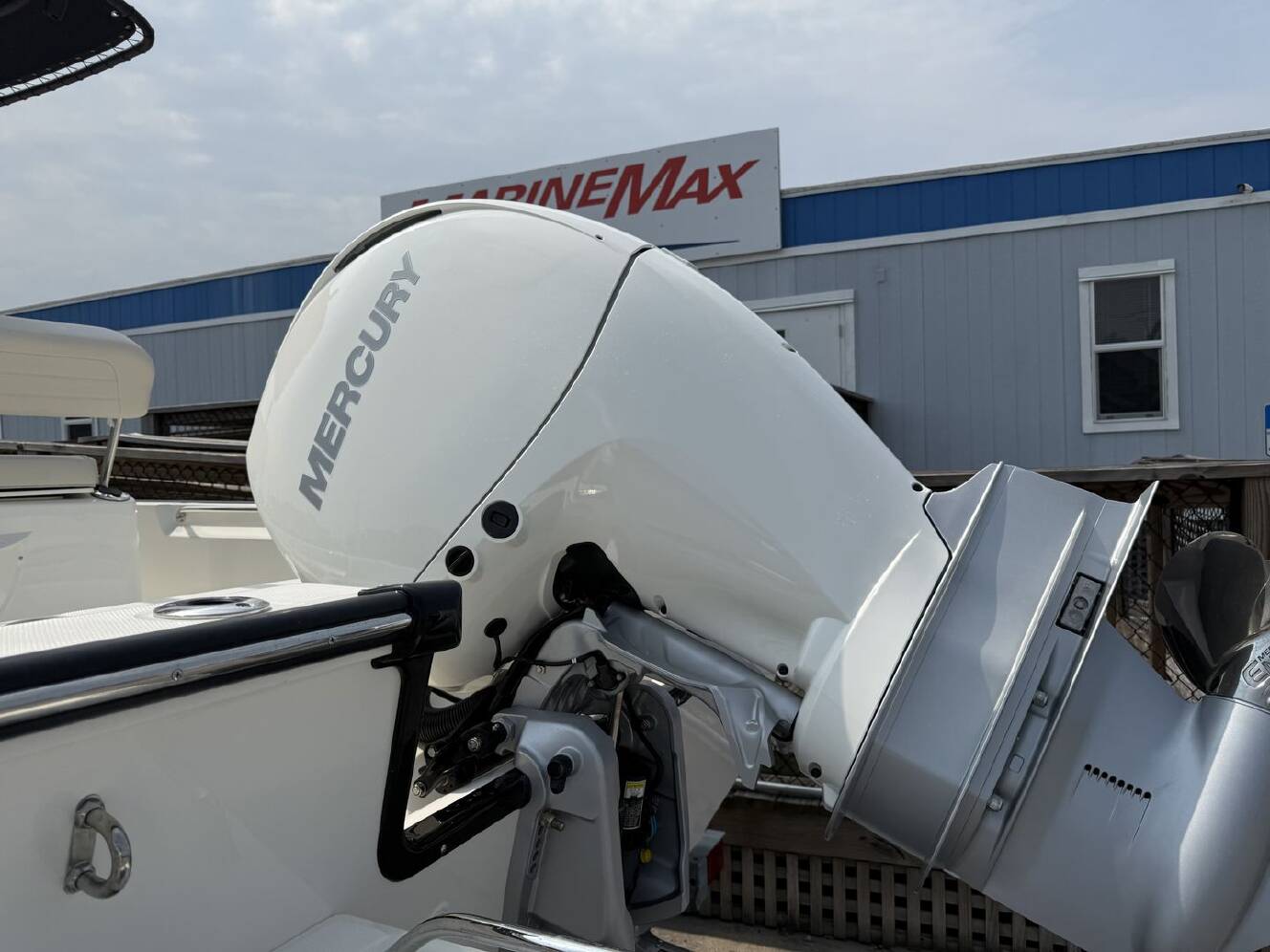 A photo of this 2027 Boston Whaler 210 Montauk
