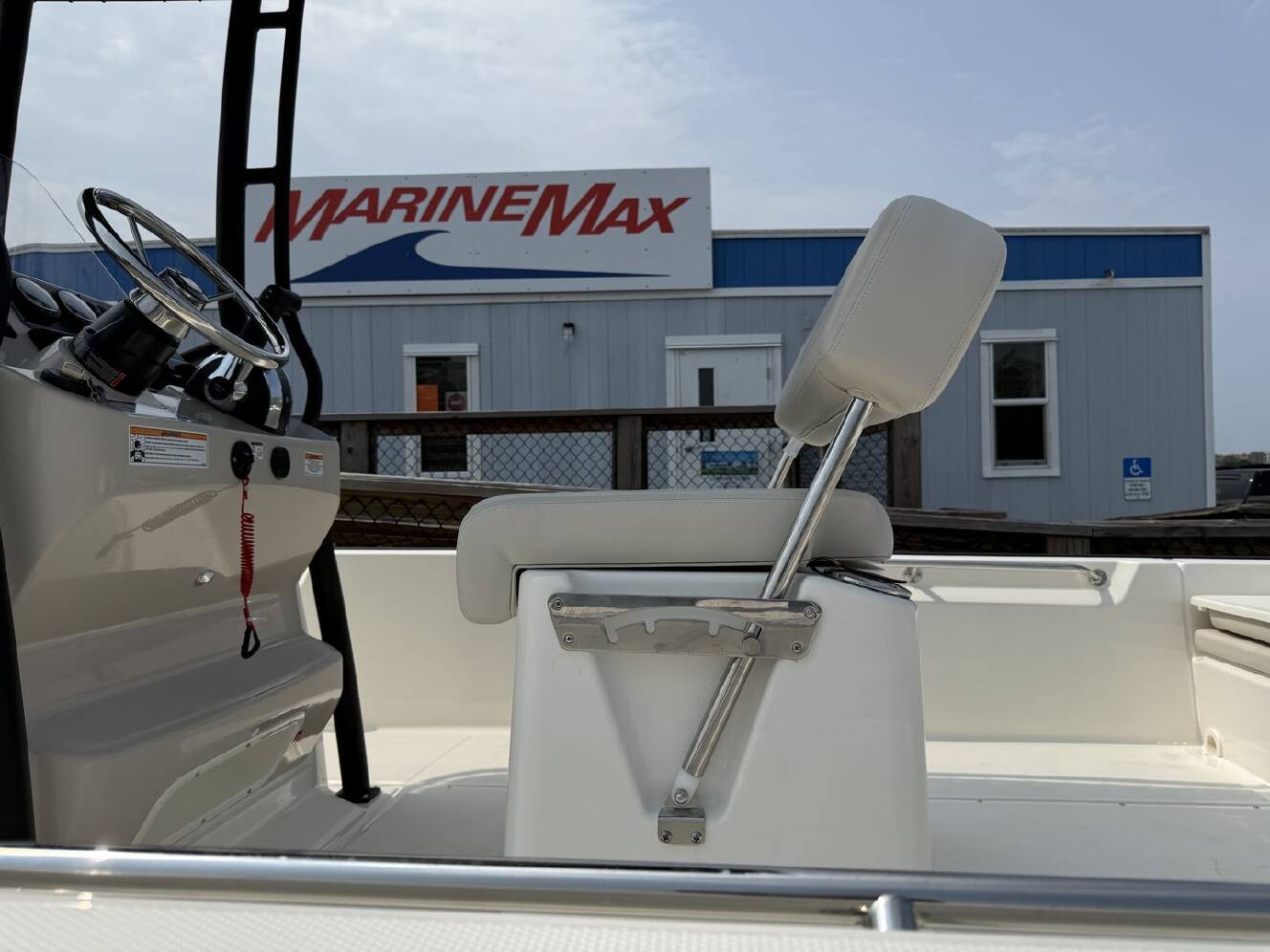 A photo of this 2027 Boston Whaler 210 Montauk