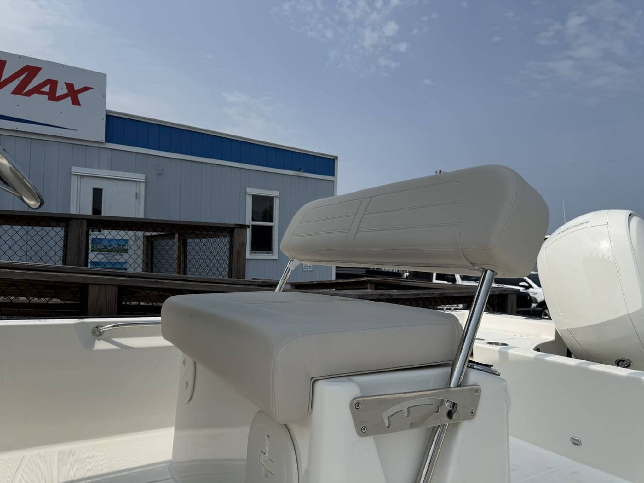 A photo of this 2027 Boston Whaler 210 Montauk