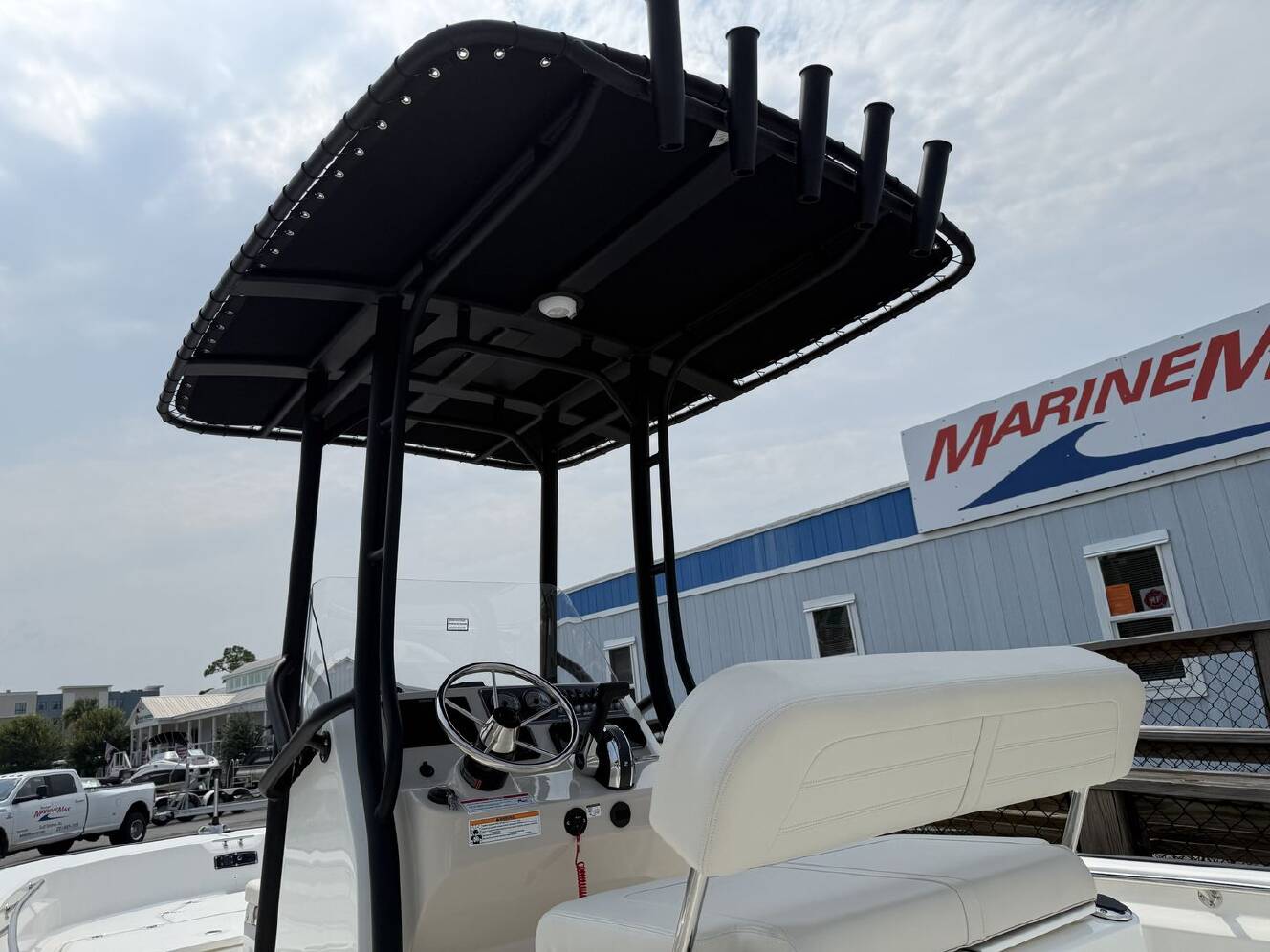 A photo of this 2027 Boston Whaler 210 Montauk