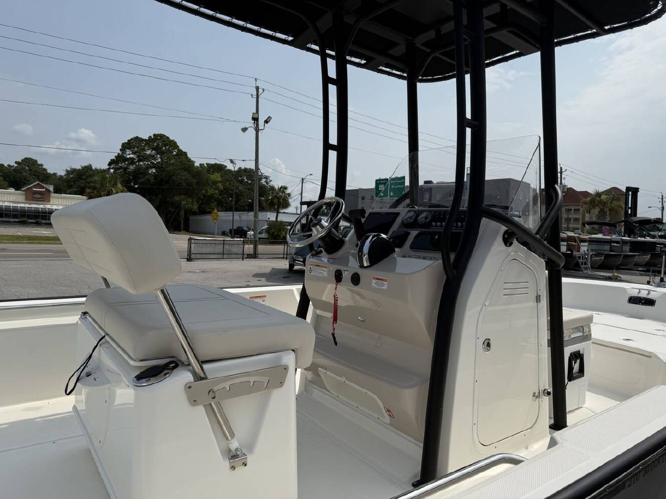 A photo of this 2027 Boston Whaler 210 Montauk