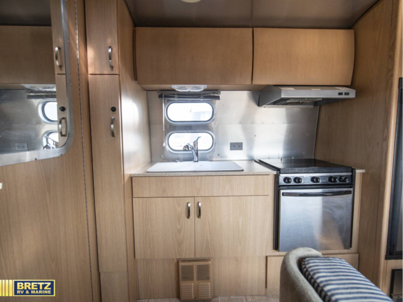 A photo of this 2008 Airstream AIRSTREAM SAFARI 23SE