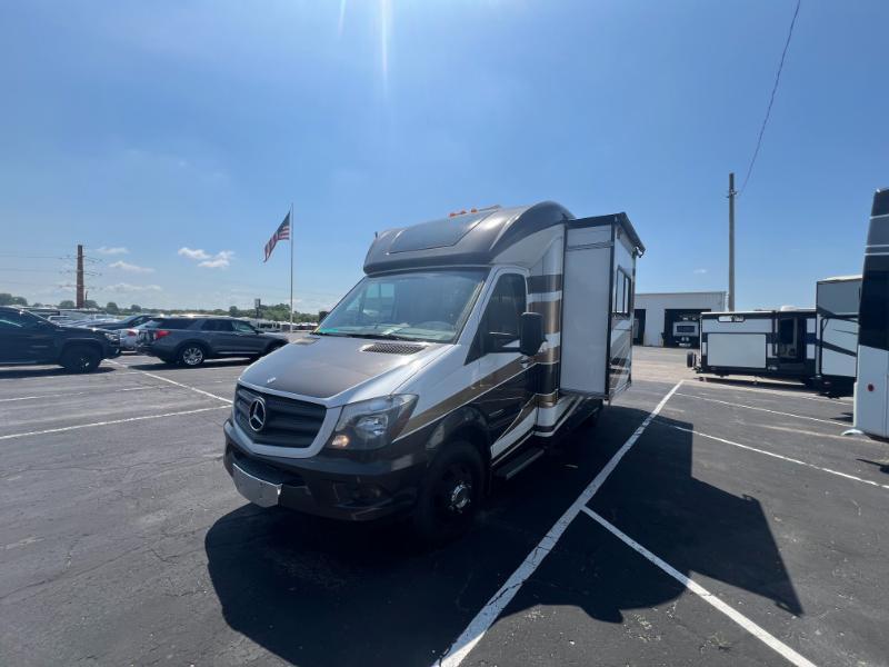 2015 Winnebago Itasca Navion 24V in elkhorn WI