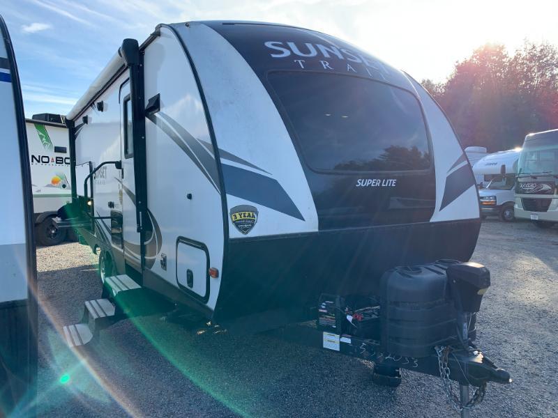 2018 Crossroads Sunset Trail Super Lite 210FK RV