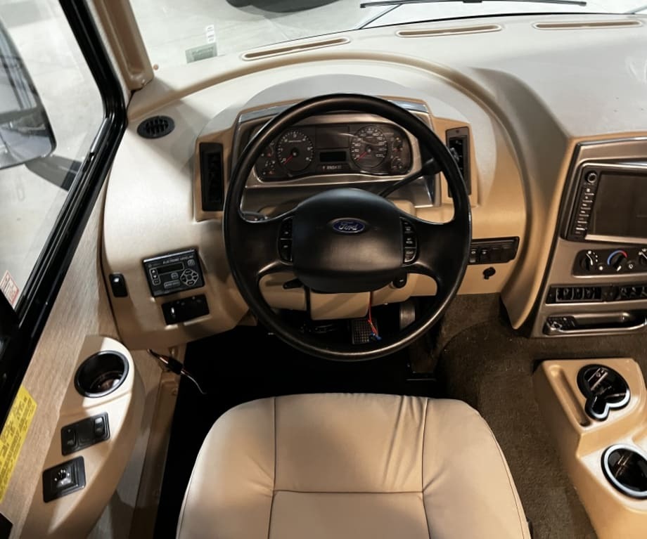 2020 Winnebago ADVENTURER 35F in port st. lucie FL