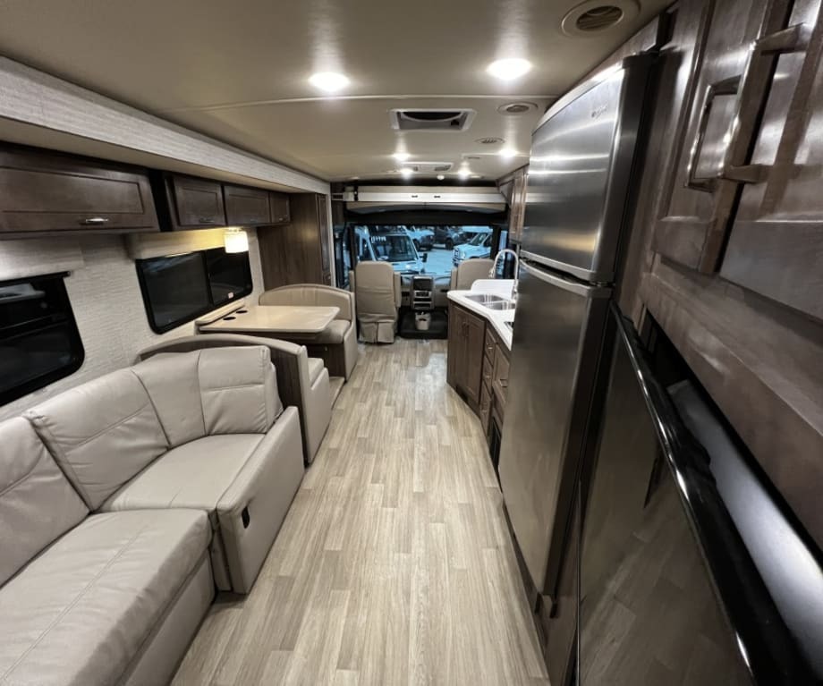 2020 Winnebago ADVENTURER 35F in port st. lucie FL