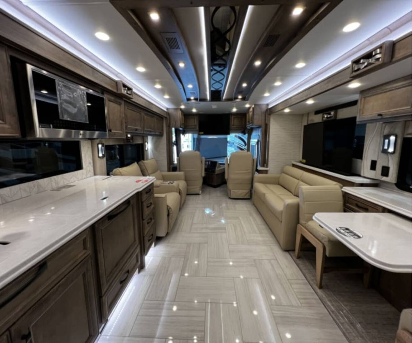 A photo of this 2026 Tiffin PHAETON 40IH