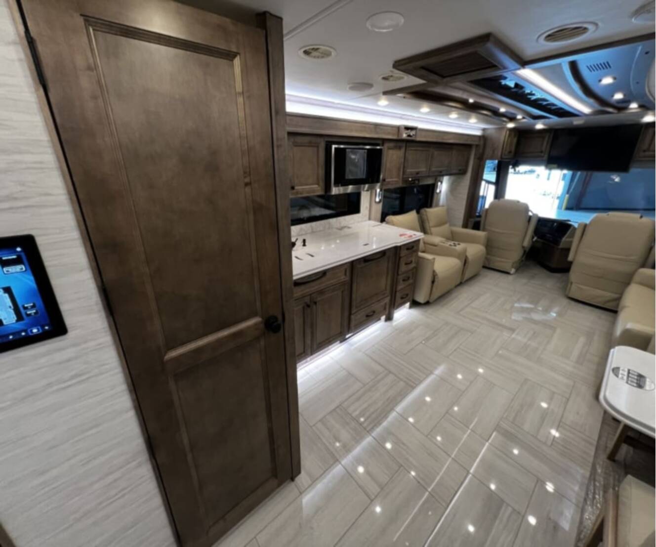 A photo of this 2026 Tiffin PHAETON 40IH