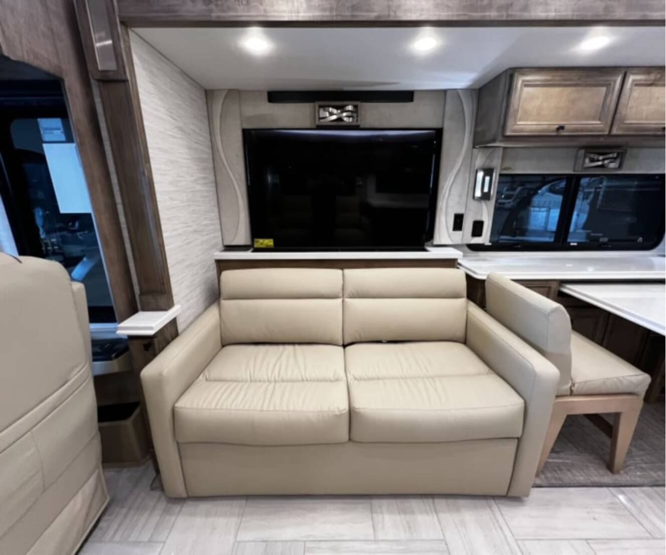 A photo of this 2026 Tiffin PHAETON 40IH