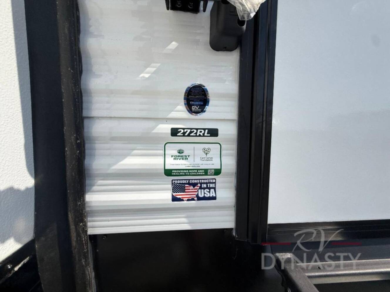 A photo of this 2027 East To West Della Terra 272RL