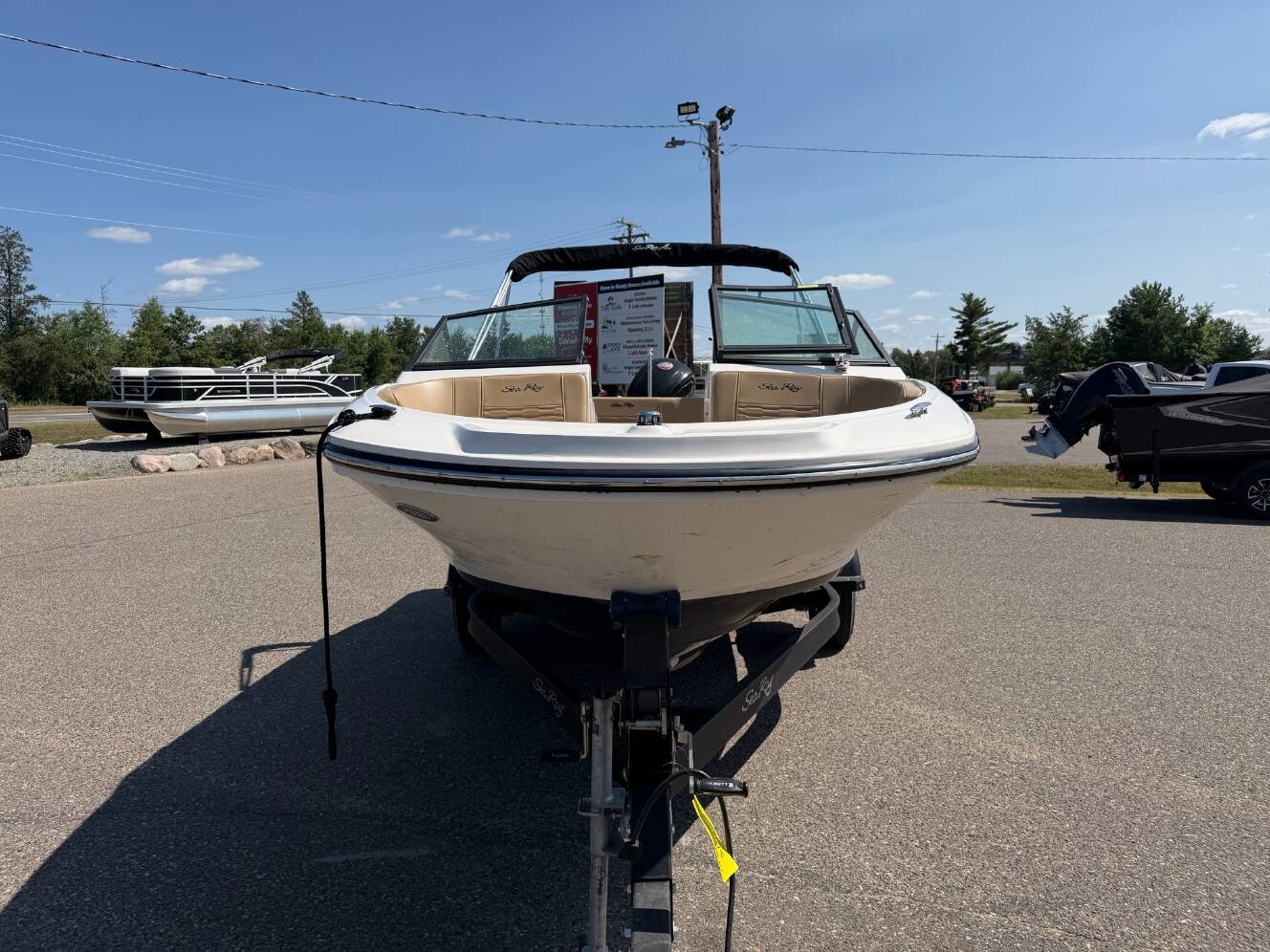 A photo of this 2021 Sea Ray SPX 190