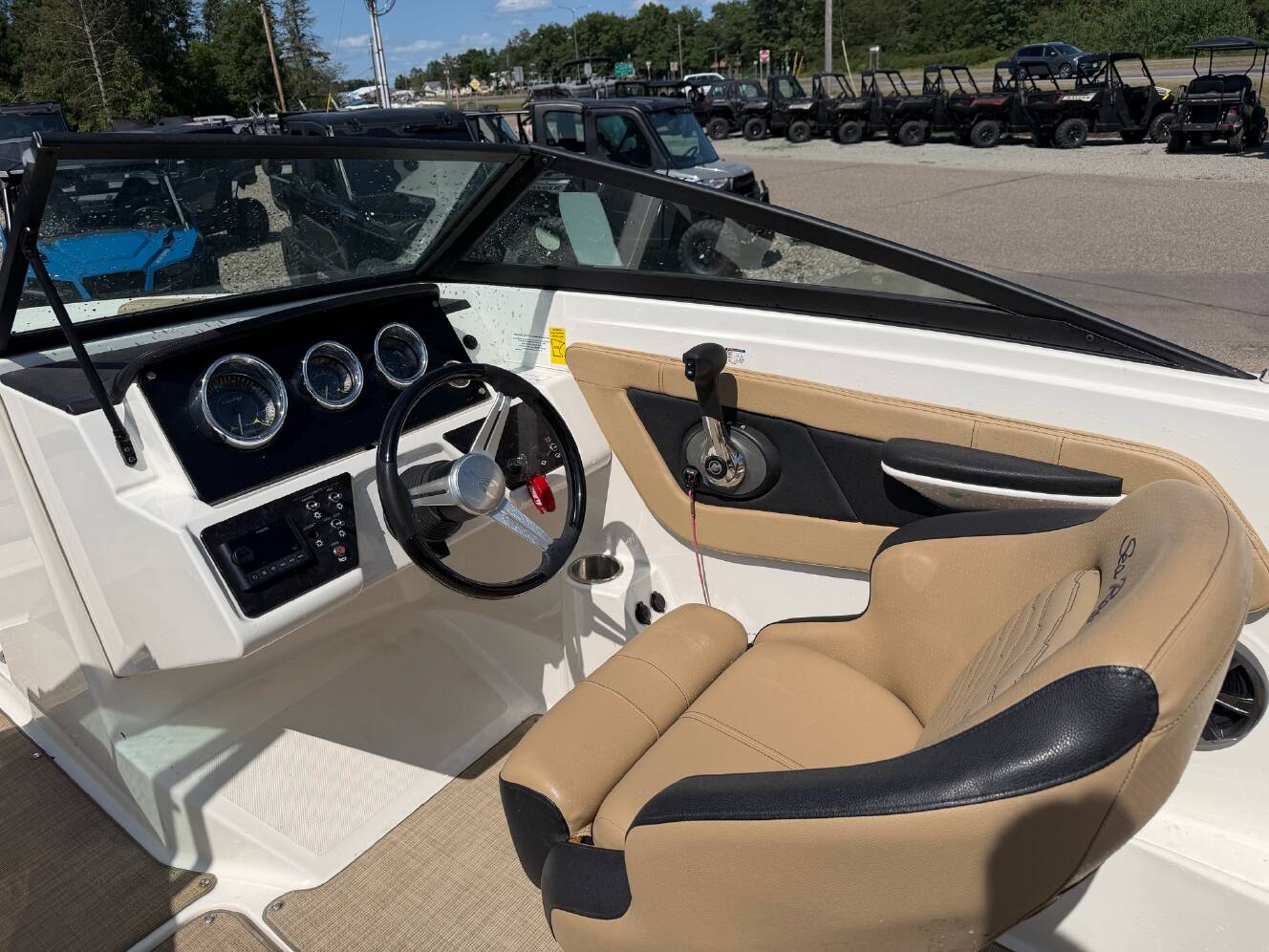 A photo of this 2021 Sea Ray SPX 190
