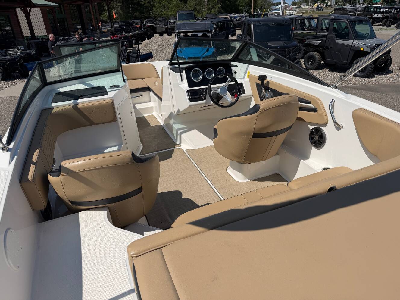 A photo of this 2021 Sea Ray SPX 190