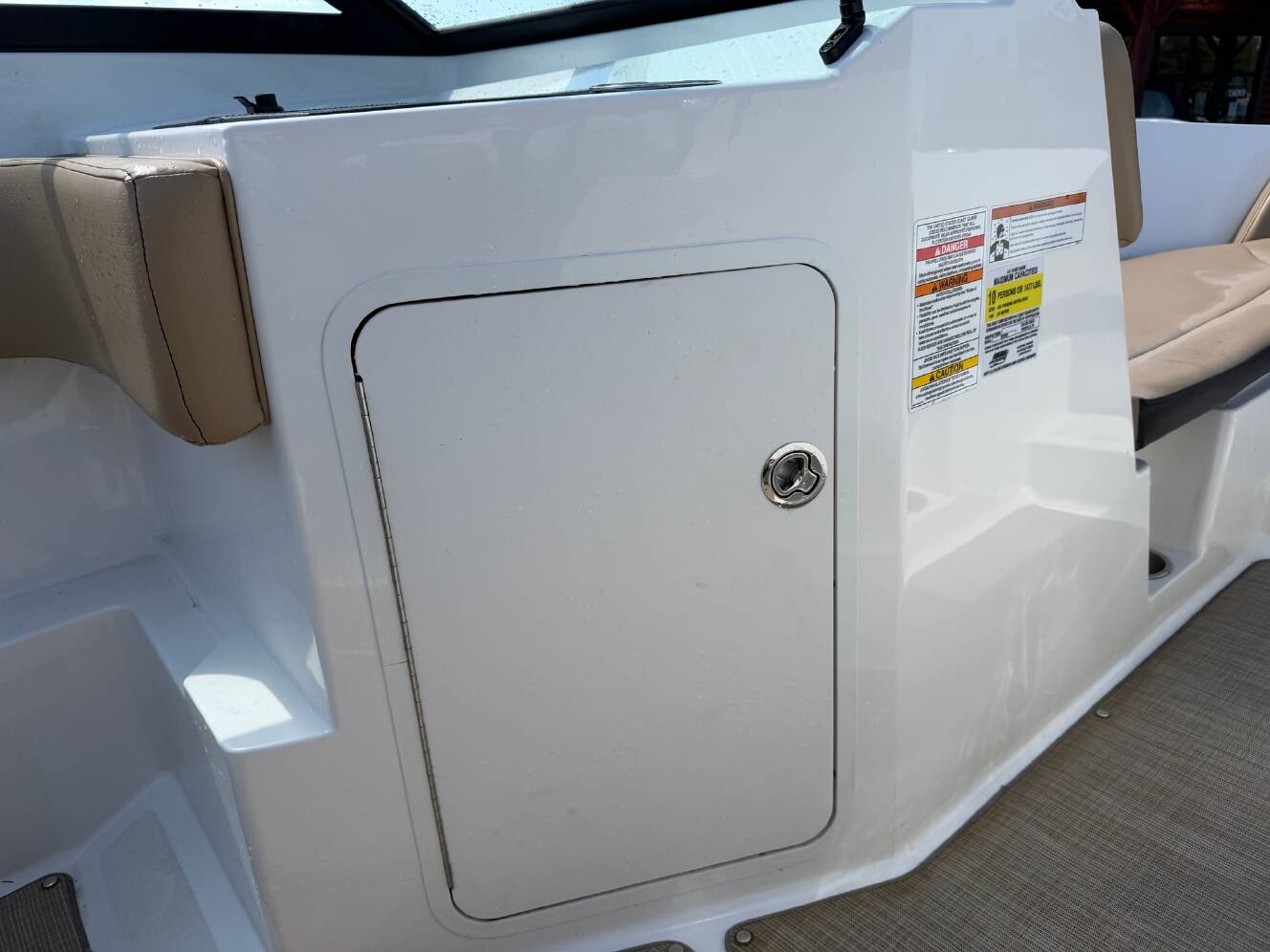 A photo of this 2021 Sea Ray SPX 190