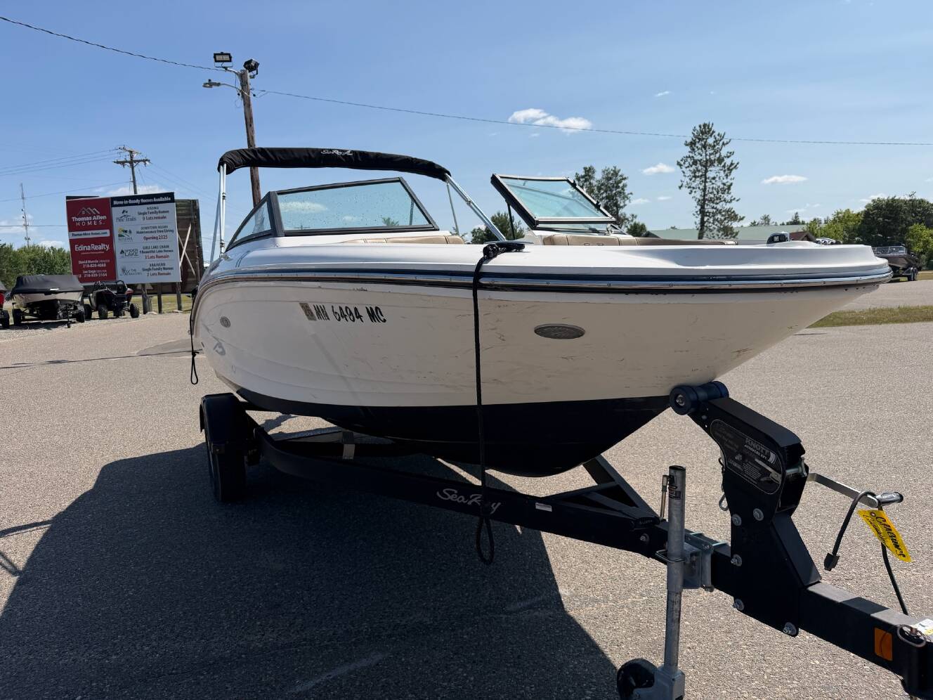 A photo of this 2021 Sea Ray SPX 190