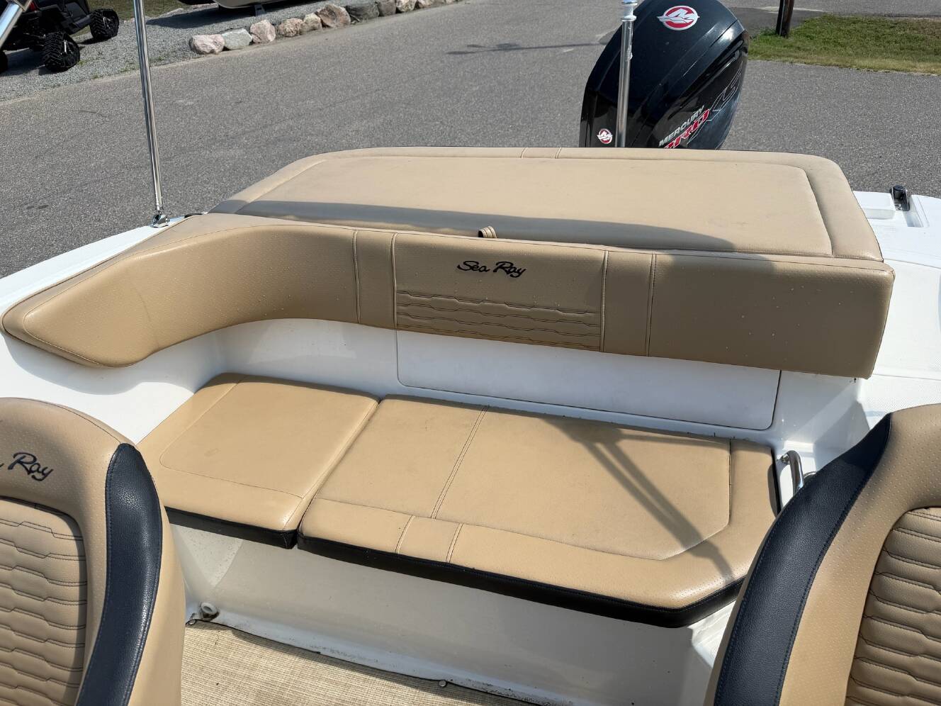 A photo of this 2021 Sea Ray SPX 190