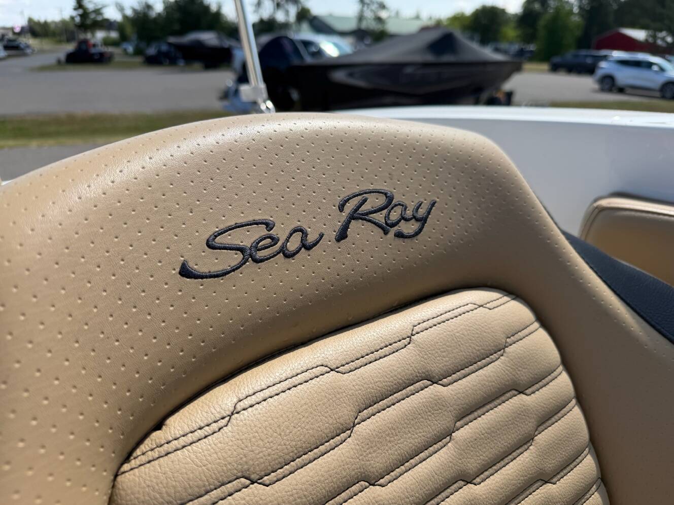 A photo of this 2021 Sea Ray SPX 190