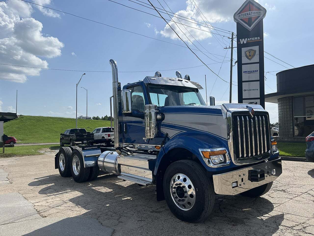2027 INTERNATIONAL HX 520 in Columbus, MS
