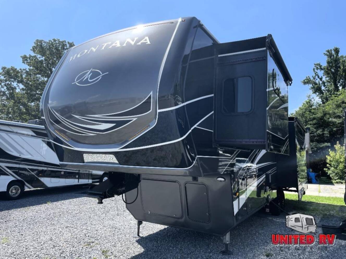 A photo of this 2022 Keystone Rv Montana Legacy 3231CK
