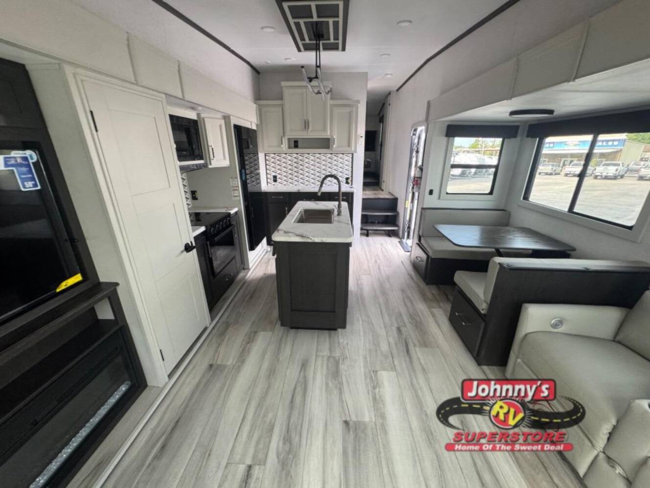 A photo of this 2026 Keystone Rv Arcadia Super Lite 292SLRL