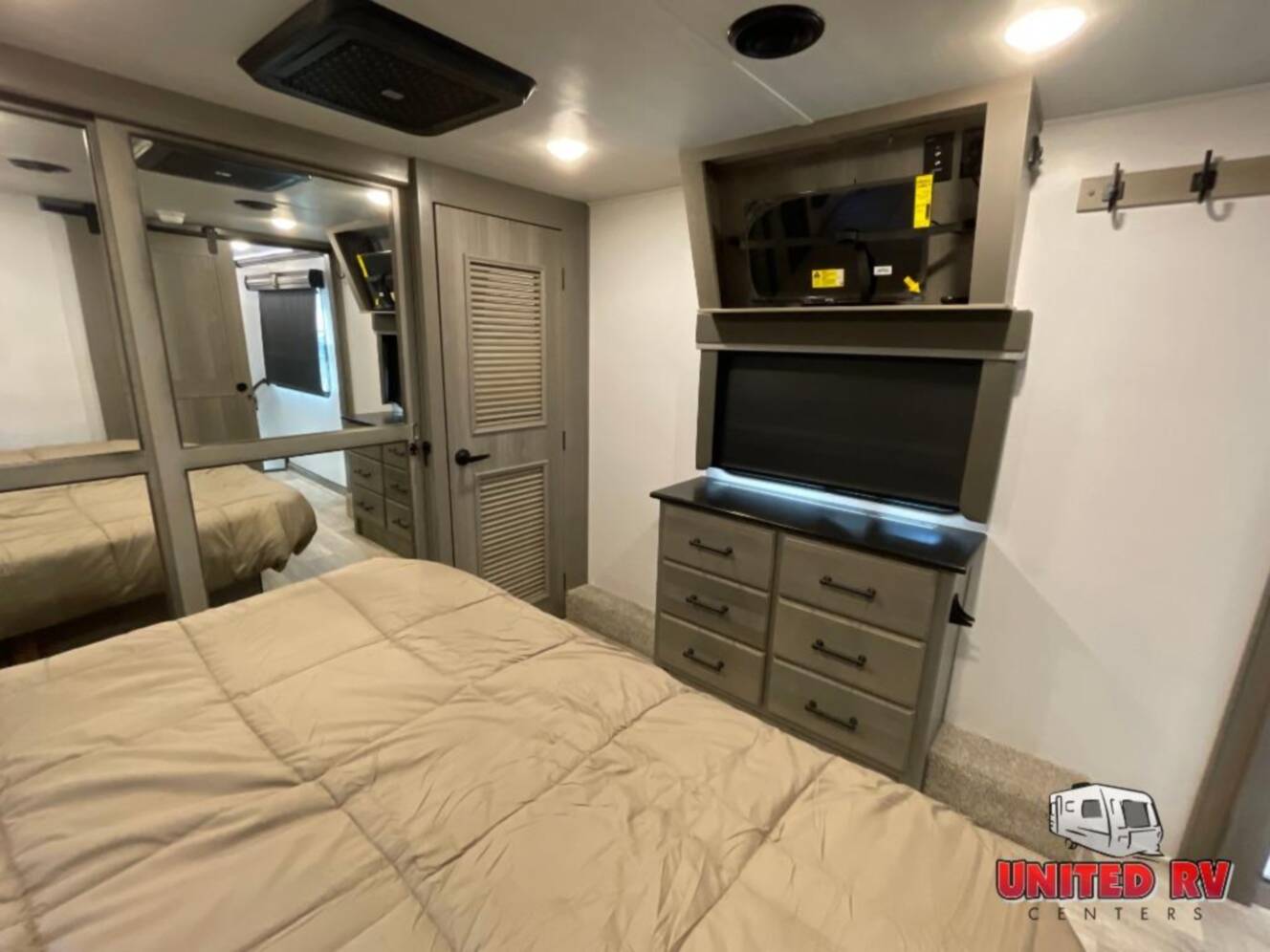 A photo of this 2022 Keystone Rv Montana Legacy 3231CK