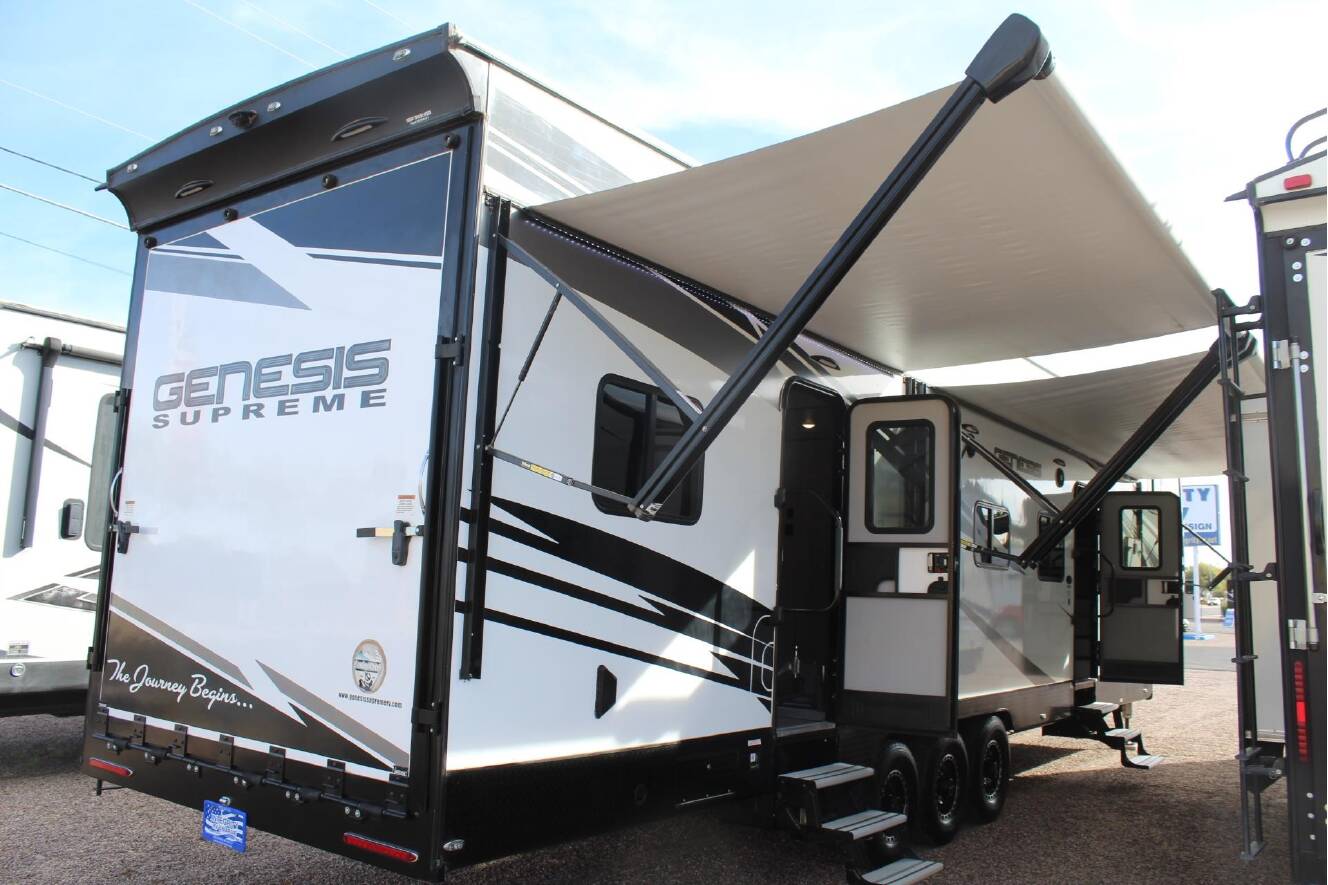 A photo of this 2024 Genesis Supreme GENESIS GCK405