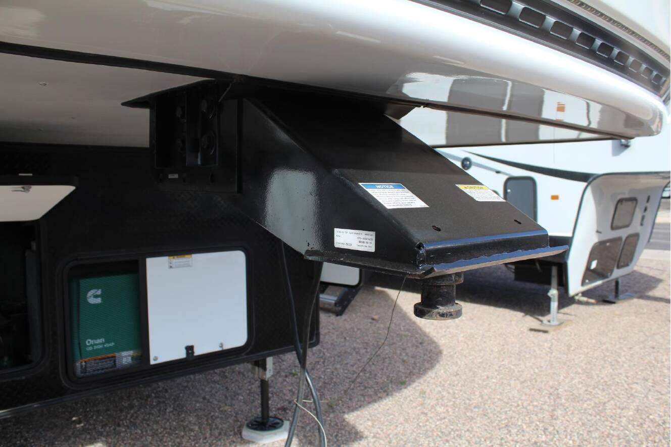 A photo of this 2024 Genesis Supreme GENESIS GCK405