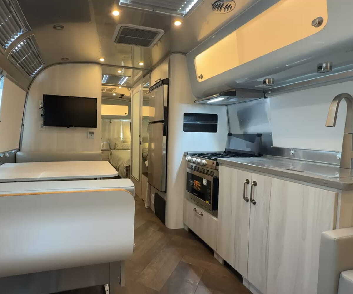 2024 Airstream International 28RB Twin in columbus OH
