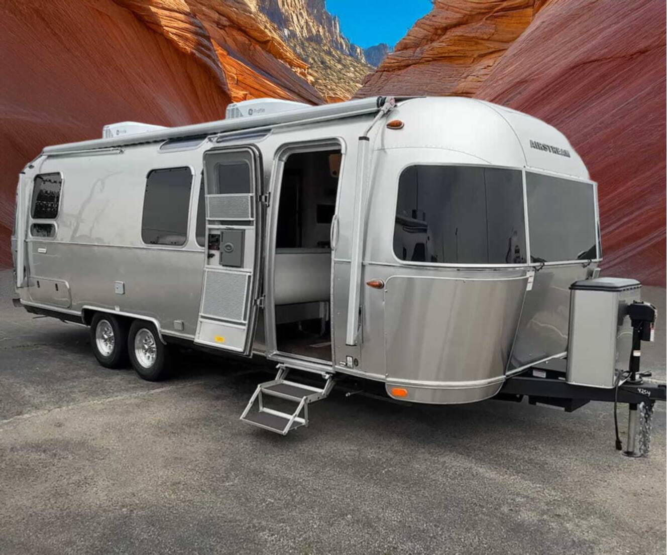 A photo of this 2026 Airstream International 28RB Twin