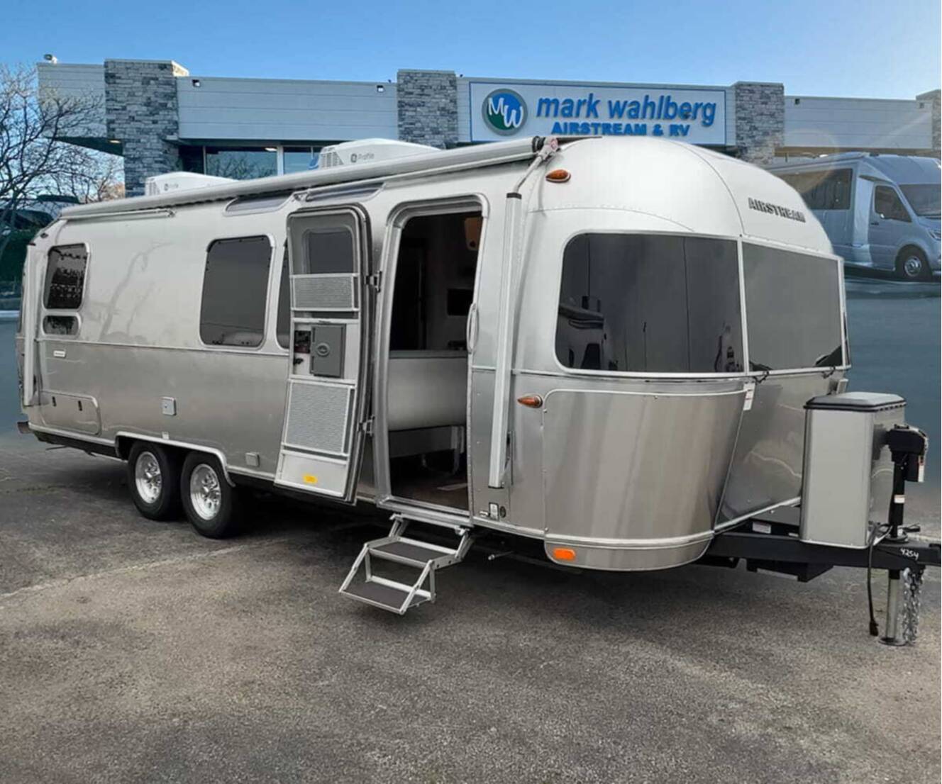 A photo of this 2026 Airstream International 28RB Twin