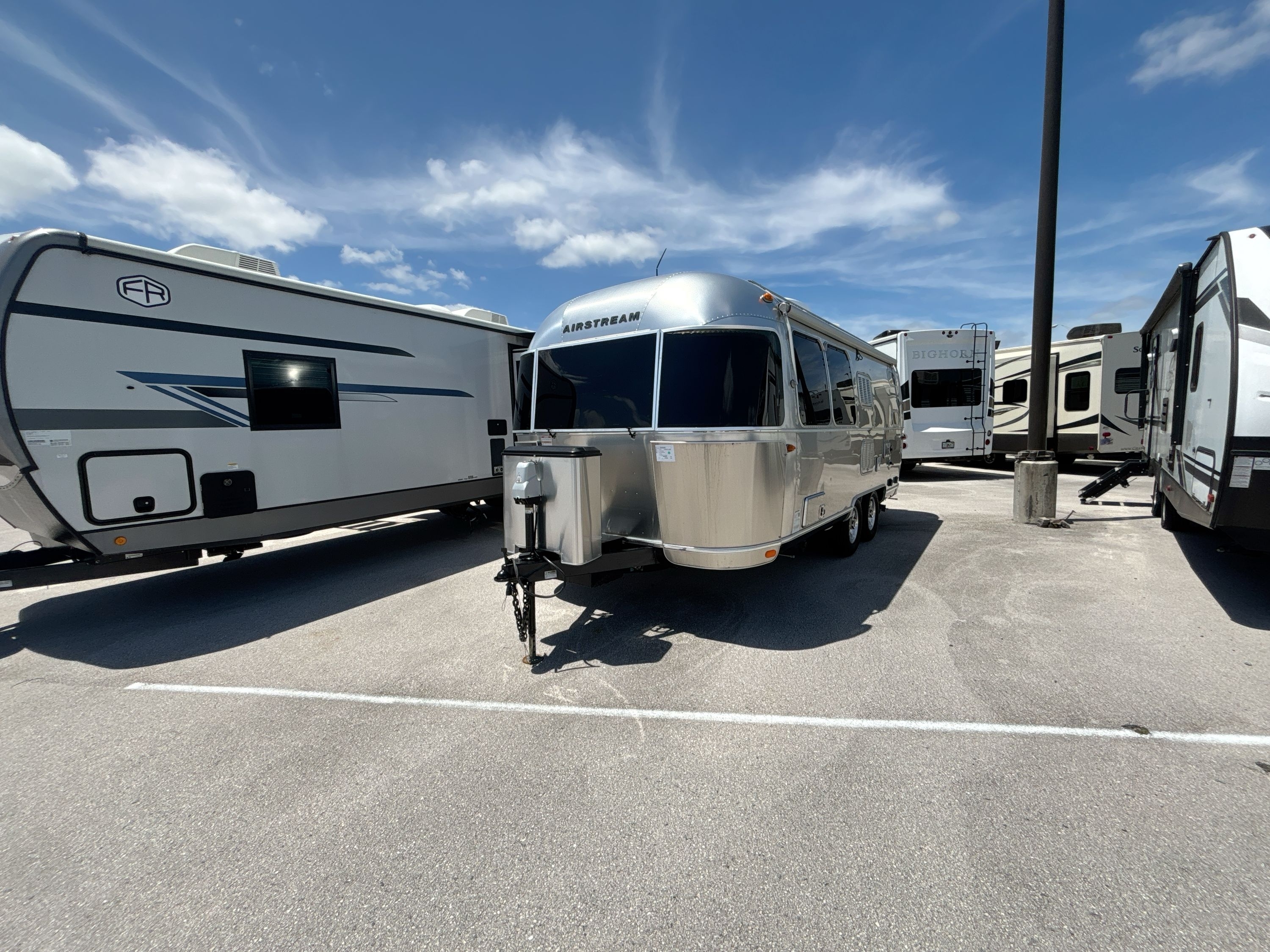 2018 Airstream FLYING CLOUD 23CB in fort pierce FL
