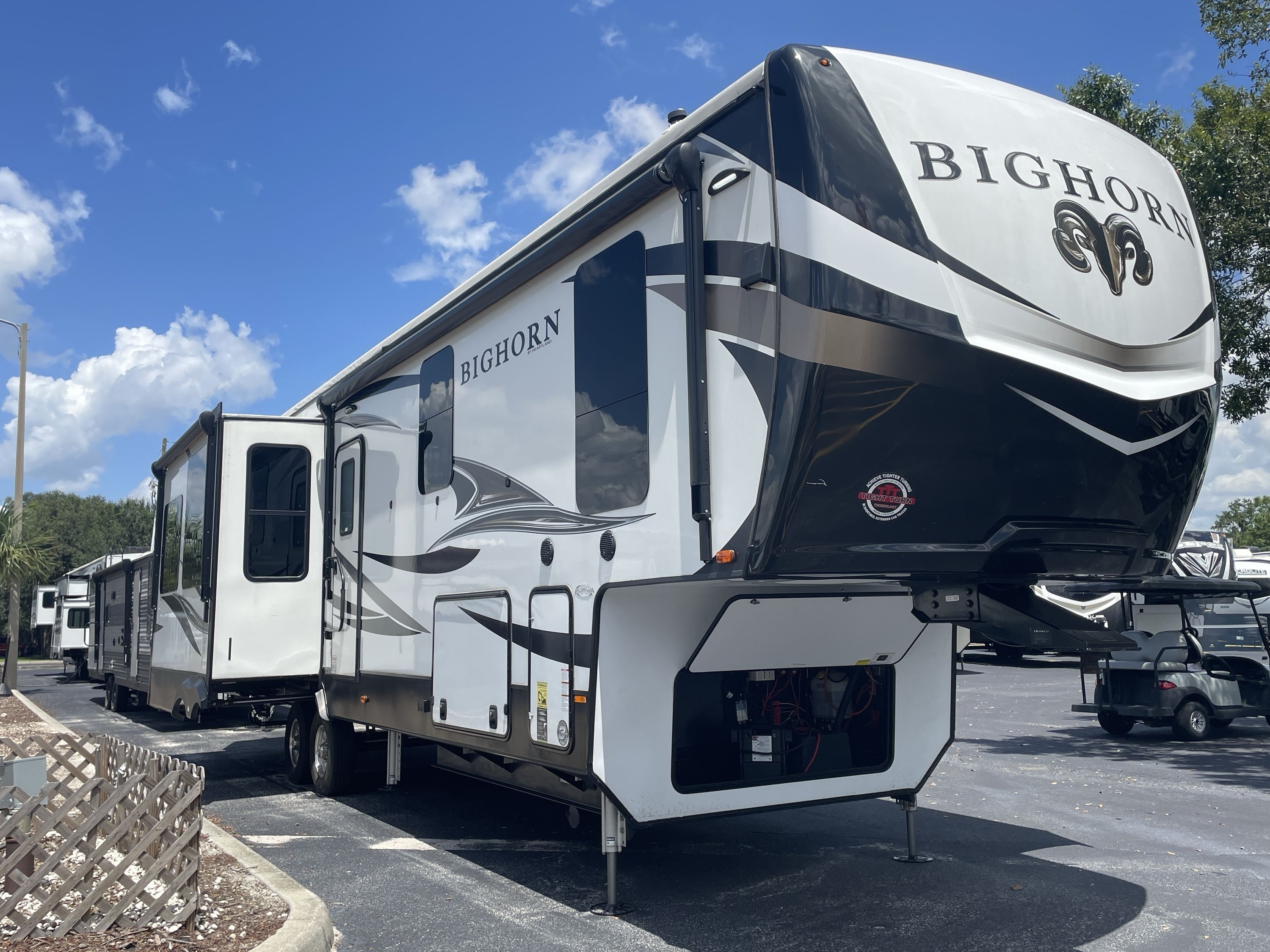 2021 Heartland BIGHORN 3300DL in bartow FL
