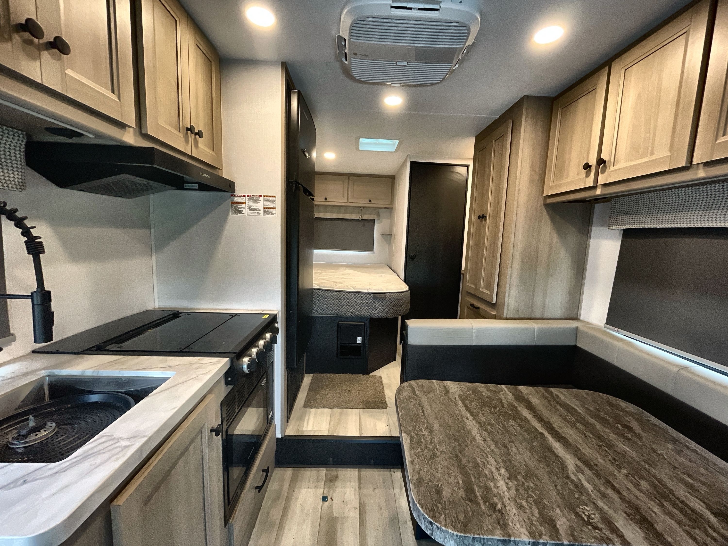2026 Forest River SUNSEEKER LE 2350F in hugo MN