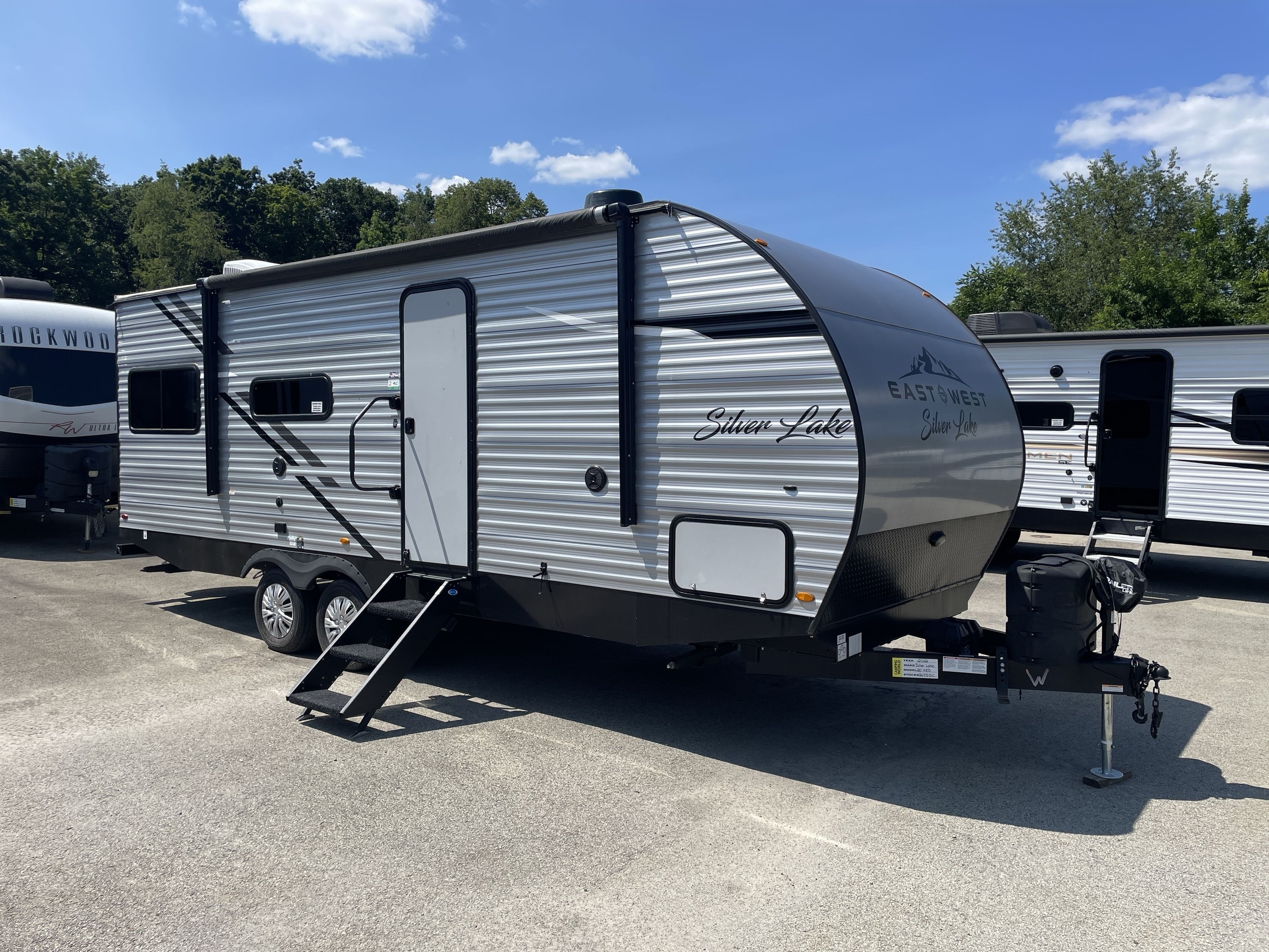 2022 East To West SILVER LAKE 20KRD in apollo PA