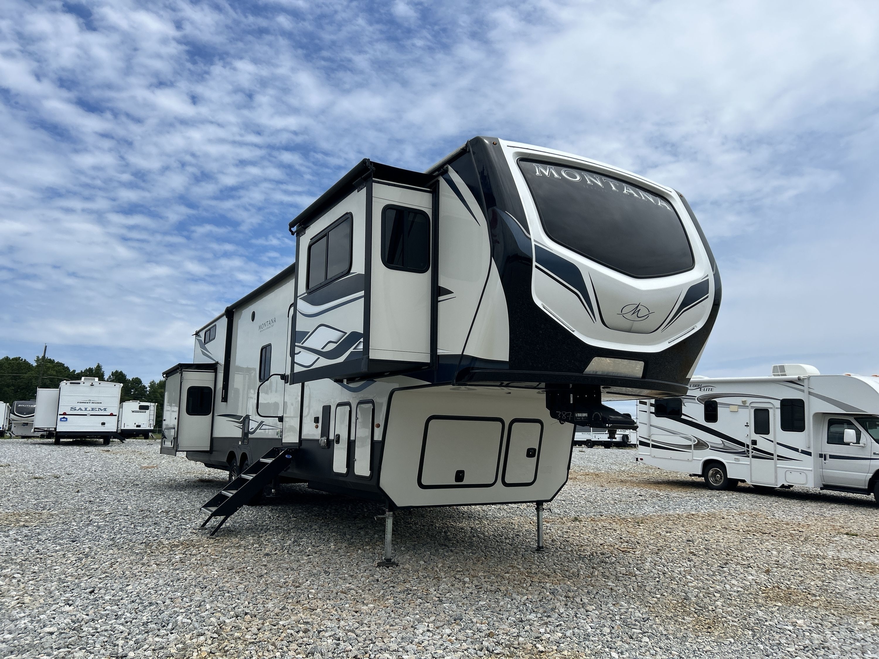 2023 Keystone MONTANA HIGH COUNTRY 377FL in salem AL